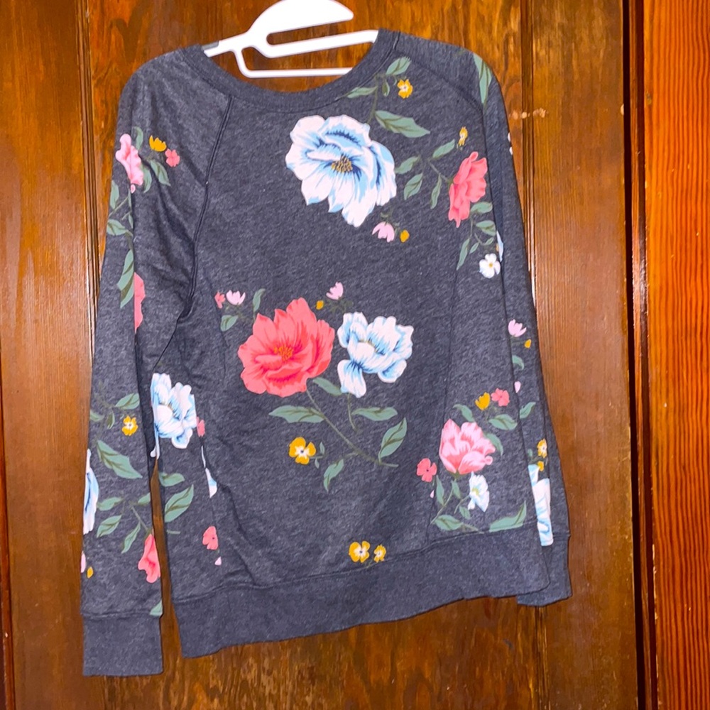 Old navy flowered crew neck